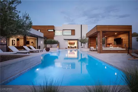 7030 Schirlls St, Las Vegas, NV 89118