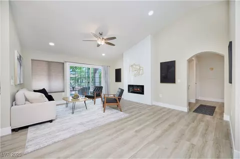 8812 Marble Dr, Las Vegas, NV 89134