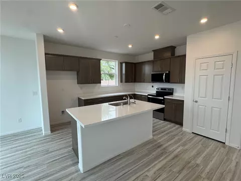 4691 Woodland Ave, Las Vegas, NV 89121