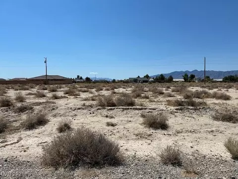 701 Gina St, Pahrump, NV 89048