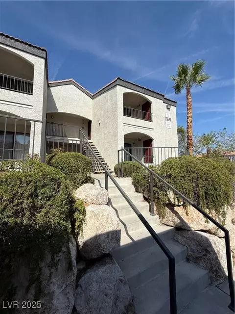 950 Seven Hills Dr #111, Henderson, NV 89052