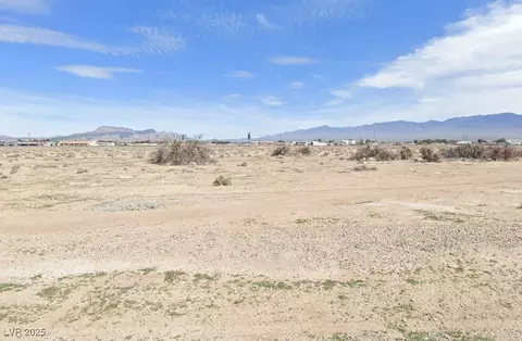 800 W Brady Ln, Pahrump, NV 89048