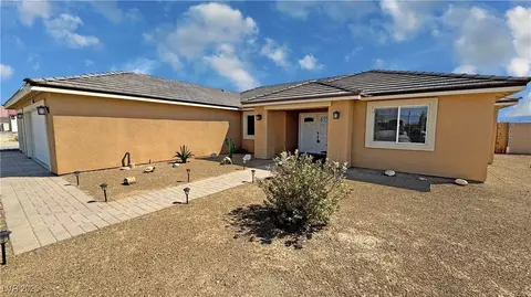 581 E Jaybird St, Pahrump, NV 89048