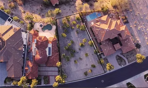 17 Grand Miramar Dr, Henderson, NV 89011