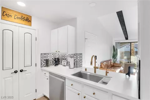 950 Seven Hills Dr #2825, Henderson, NV 89052
