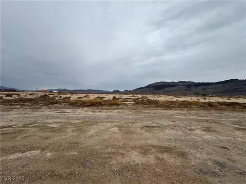 5560 N Linda St, Pahrump, NV 89060