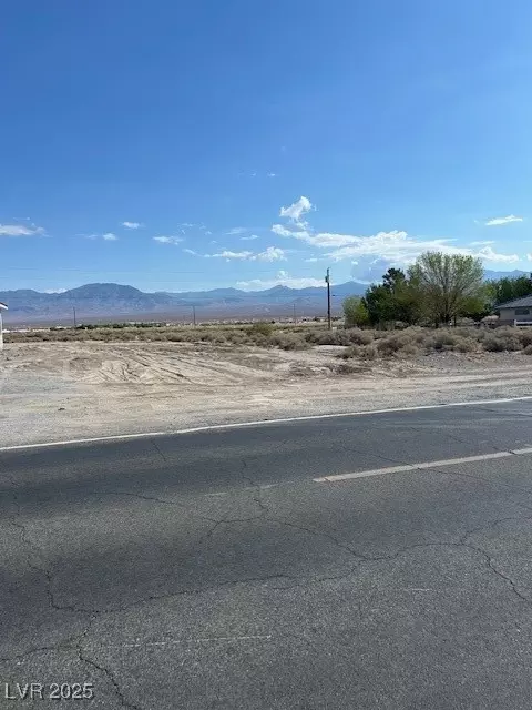 1980 Mount Charleston Dr, Pahrump, NV 89048