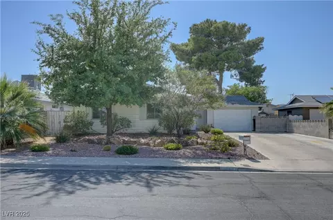 4445 Peterson Dr, Las Vegas, NV 89103