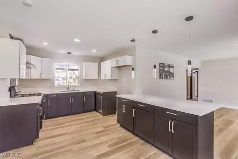 816 Bonita Ave, Las Vegas, NV 89104