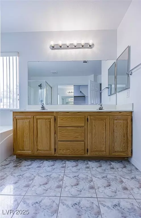 Bath - 8290 Golden Cypress Ave, Las Vegas, NV 89117 photo 6 of 8
