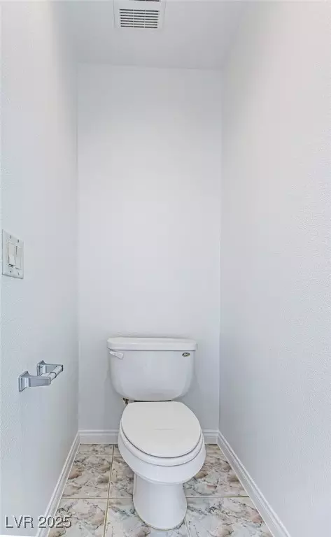 Bath - 8290 Golden Cypress Ave, Las Vegas, NV 89117 photo 8 of 8
