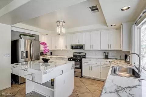 9731 Cathedral Stairs Ct, Las Vegas, NV 89148