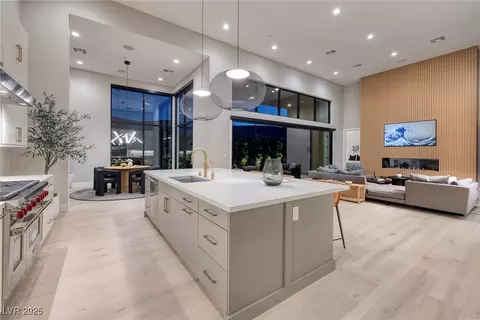 10781 Agate Cliffs Ave, Las Vegas, NV 89135
