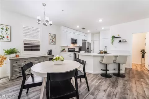 653 Monument Point St, Henderson, NV 89002