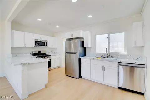 1405 Oakwood Ave, North Las Vegas, NV 89030