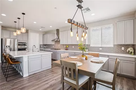 Kitchen - 172 Lunga Ave, Henderson, NV 89011 photo 3 of 3