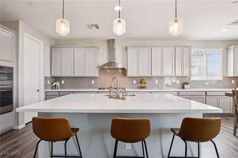Kitchen - 172 Lunga Ave, Henderson, NV 89011 photo 1 of 3