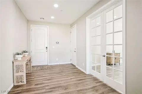 Entry Way - 172 Lunga Ave, Henderson, NV 89011 photo 2 of 3