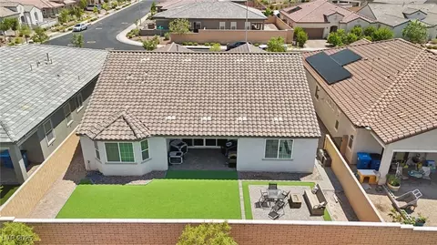 Exterior - 172 Lunga Ave, Henderson, NV 89011 photo 3 of 4