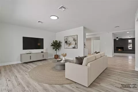 6229 Cromwell Ave, Las Vegas, NV 89107