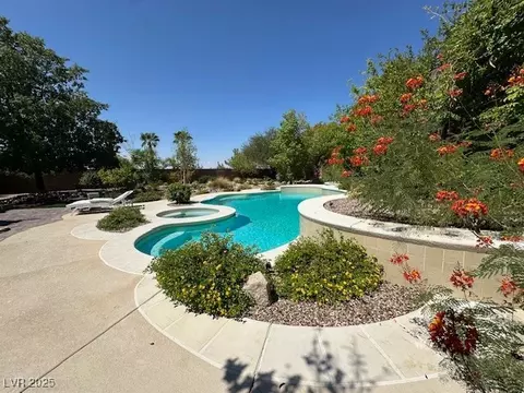 2656 La Boutique St, Henderson, NV 89044