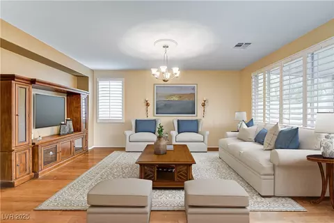 2828 Cottoneaster St, Las Vegas, NV 89135