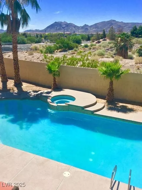 274 Helmsdale Dr, Henderson, NV 89014