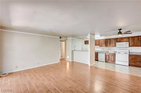 4960 Indian River Dr #470, Las Vegas, NV 89103