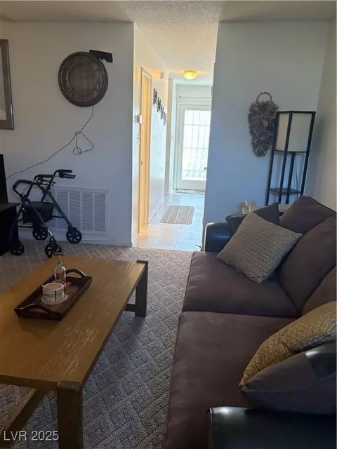139 Greenbriar Tounhouse Way, Las Vegas, NV 89121