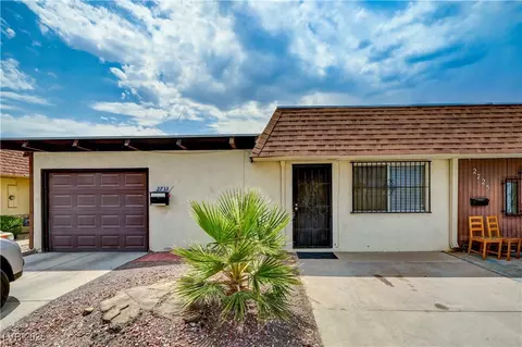 2733 Heritage Cir, Las Vegas, NV 89121