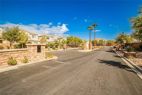 6884 Stonetrace St, Las Vegas, NV 89148