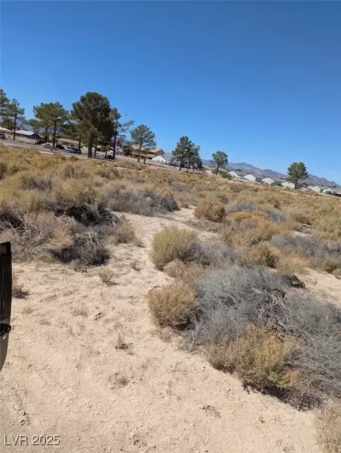 570 E Tacoma Rd, Pahrump, NV 89048
