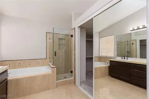 Bath - 2186 Eaglecloud Dr, Henderson, NV 89074 photo 4 of 4