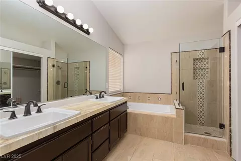 Bath - 2186 Eaglecloud Dr, Henderson, NV 89074 photo 3 of 4