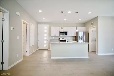 11250 Hidden Peak Ave #305, Las Vegas, NV 89135