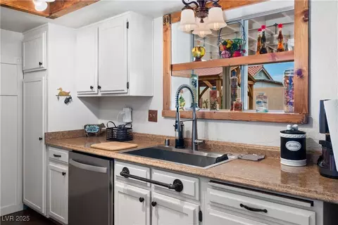 Kitchen - 3008 Soledad Dr, Laughlin, NV 89029 photo 3 of 7