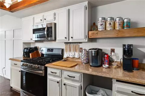 Kitchen - 3008 Soledad Dr, Laughlin, NV 89029 photo 6 of 7