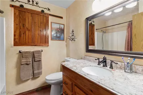 Bath - 3008 Soledad Dr, Laughlin, NV 89029 photo 4 of 6