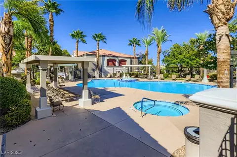 950 Seven Hills Dr #212, Henderson, NV 89052