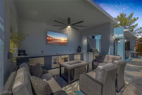 8175 Arville St #318, Las Vegas, NV 89139