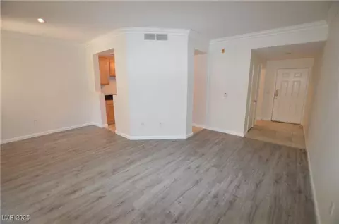 270 E Flamingo Rd #136, Las Vegas, NV 89169