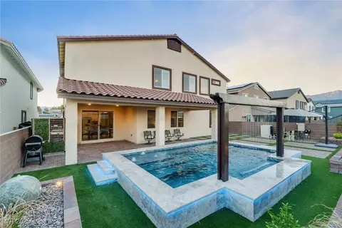 7430 Phoenix Falls St, North Las Vegas, NV 89084