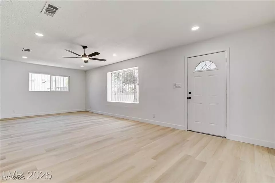 Living - 1641 K St, Las Vegas, NV 89106 photo 3 of 4