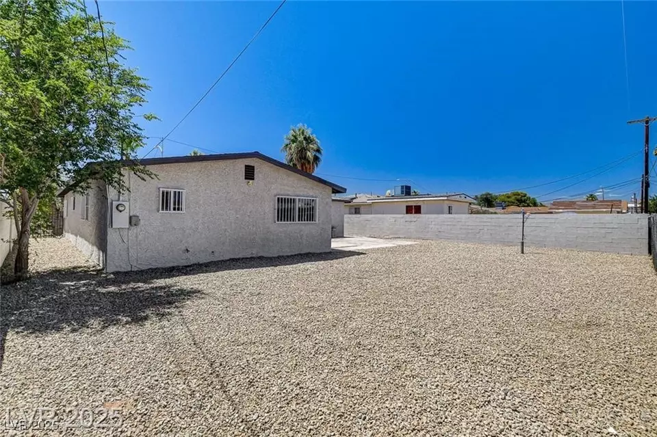 Exterior - 1641 K St, Las Vegas, NV 89106 photo 2 of 2