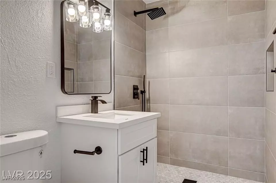 Bath - 1641 K St, Las Vegas, NV 89106 photo 2 of 2