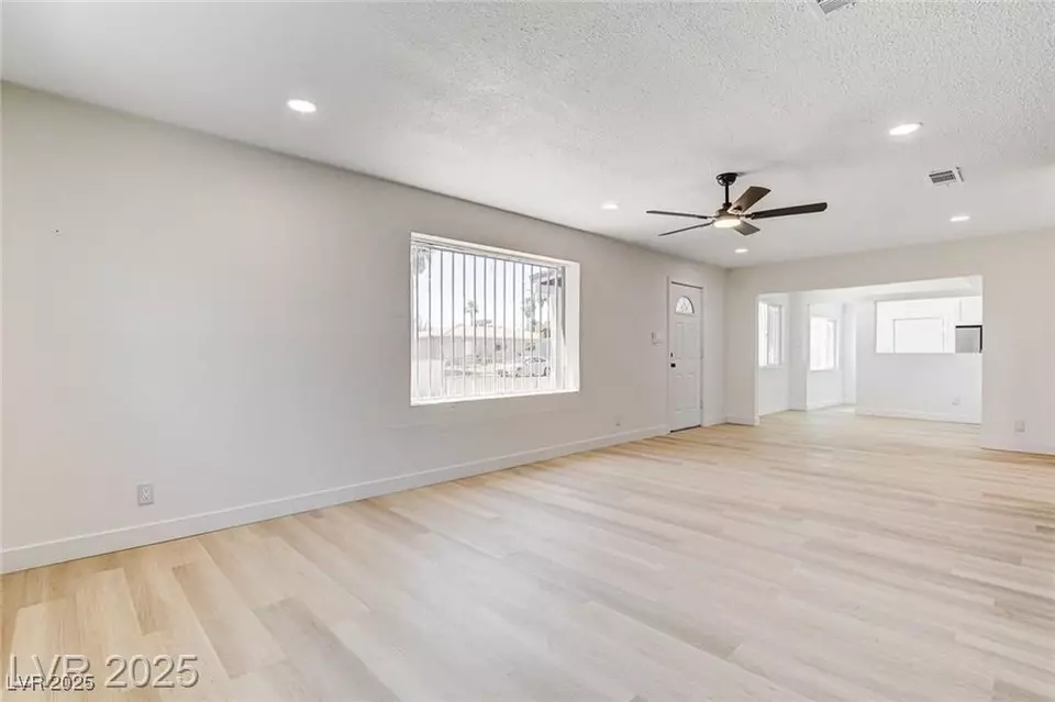 Living - 1641 K St, Las Vegas, NV 89106 photo 2 of 4
