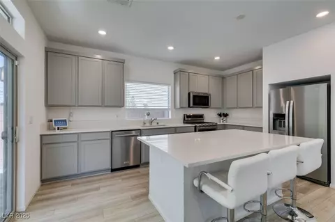 10375 Rose Palisade St, Las Vegas, NV 89141
