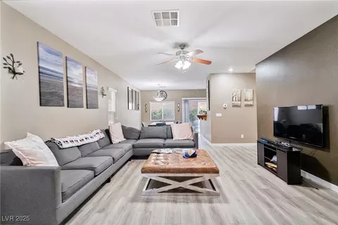 9659 Toy Soldier St, Las Vegas, NV 89178