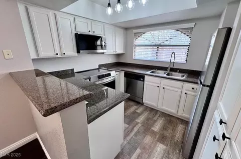 8455 W Sahara Ave #213, Las Vegas, NV 89117