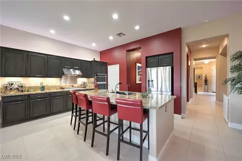 10425 Burensburg Ave, Las Vegas, NV 89135